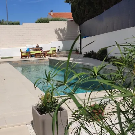 Apto. El Pozo De Nieves Con Piscina * Cobisa